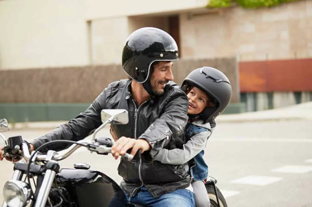 Kan man ha barn som passasjer på motorsykkel i Norge (Besvart!)