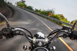 Motorsykkel stopper på tomgang (Årsaker og løsninger!)