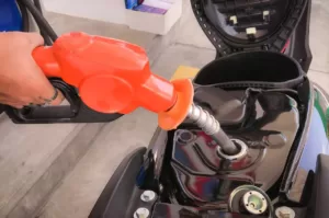 Hvor mye bensin bruker en motorsykkel